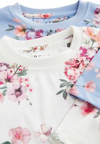 Next 2 PACK  - Naktskrekls - blue white floral