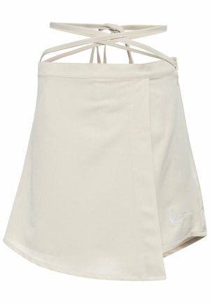 Short - sand