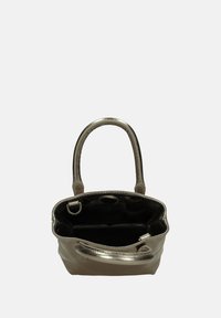 Borsa metallizzata grigia con texture liscia, doppie maniglie e interno in tessuto nero. Presenta un design con apertura superiore e scomparti interni.