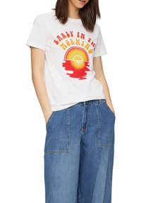 QS MIT FRONT - T-shirt print - weiß