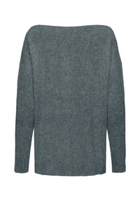 Sivi pulover z mehko teksturo, dolgimi rokavi in širokim, z ramen spuščenim izrezom. Ima raven hrbtni del brez okraskov.