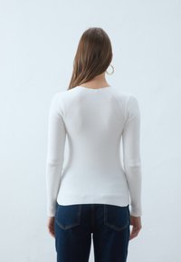 Anna Field Strikkegenser - off-white