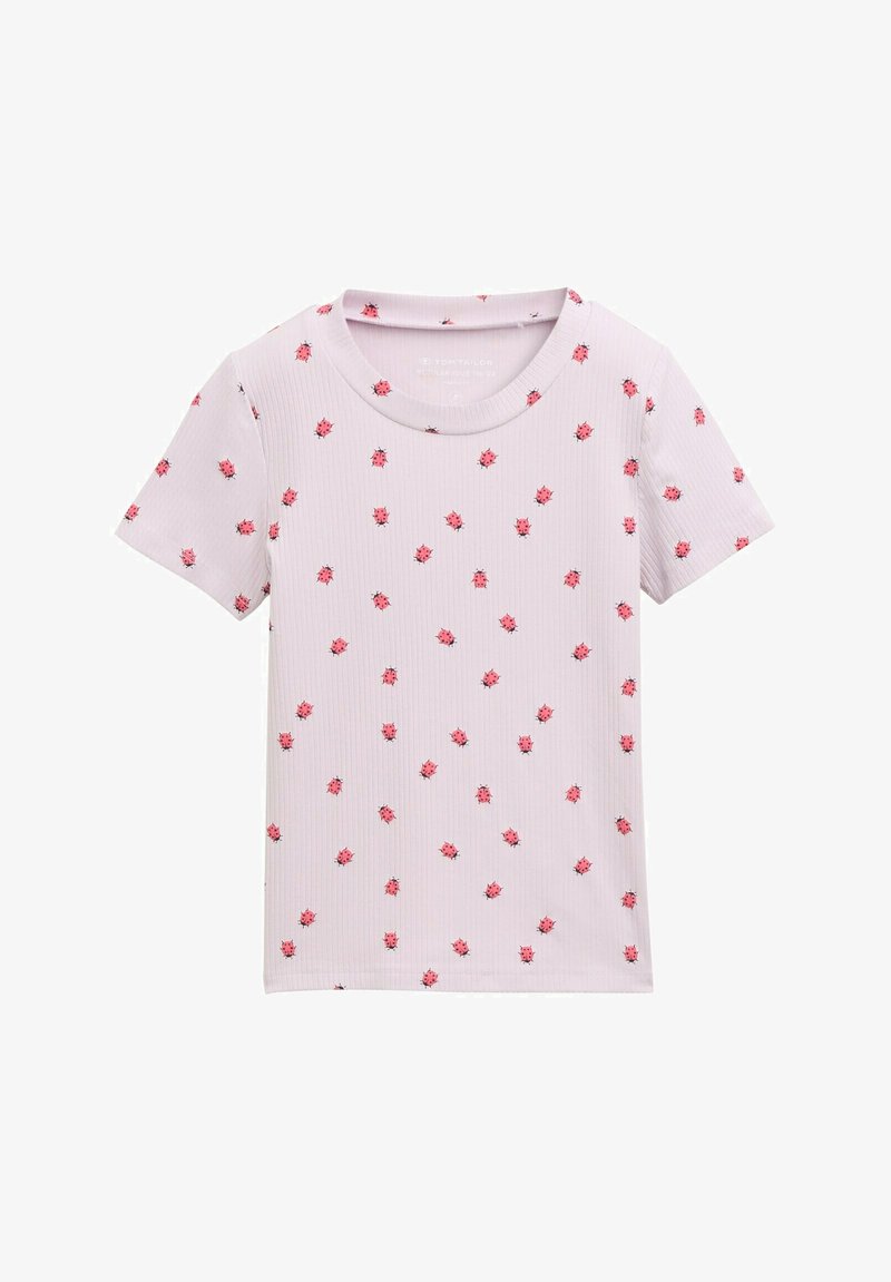 Lichtroze t-shirt met korte mouwen van ribbelstof, met verspreide rode en zwarte bloempatronen. Ronde halslijn en een ontspannen pasvorm.