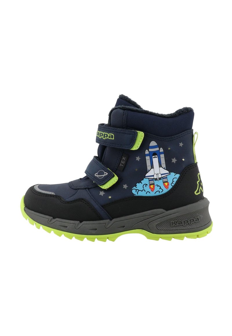 Zapatillas altas de navy con acentos verdes, que presentan cintas de Velcro, un gráfico con temática espacial de un cohete y nubes, y una suela texturada para mayor agarre.