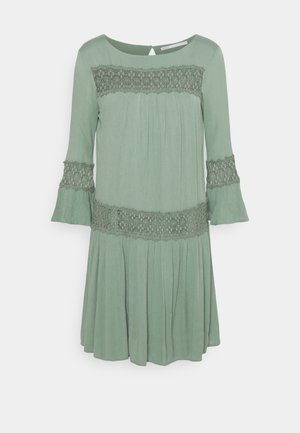 ONLTYRA LIFE SHORT DRESS - Hverdagskjole - chinois green