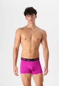 Nike Underwear ESSENTIAL TRUNK 3 PACK - Boxerbriefs - vivid grape/cool grey/black