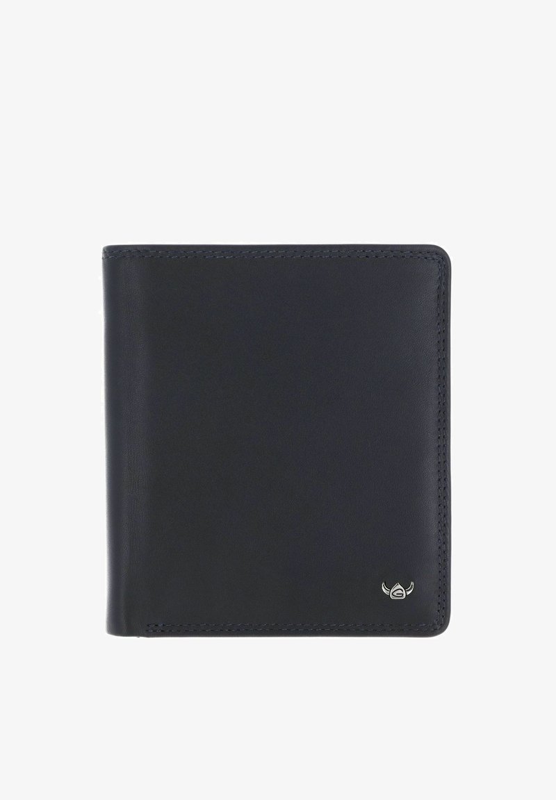 Portefeuille en cuir noir pliable avec bords cousus et petit emblème argenté en bas à droite sur fond blanc.