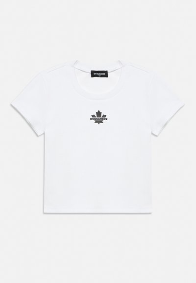 T-shirt court blanc à manches courtes avec col rond, petit logo noir DSQUARED2 et motif feuille d'érable sur la poitrine.