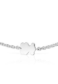 Pulsera de cadena de plata con un eslabón en forma de nube como detalle central. El metal tiene un acabado pulido que refleja la luz.