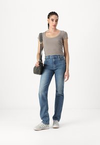 Hollister Co. Pamata T-krekls - driftwood