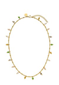 Gouden ketting met verschillende gekleurde kralen, waaronder roze, groen en wit, met decoratieve schakels en een kreeftsluiting.