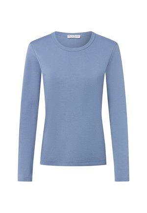 Langärmliges Hemd aus weichem, hellblauem Stoff mit Rundhalsausschnitt und tailliertem Schnitt. Keine sichtbaren Muster oder Grafiken.