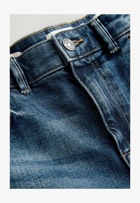 Selezionato, mid blue