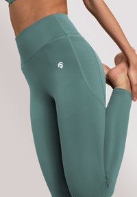 OCEANSAPART SOHO - Tights - soft-palm-green