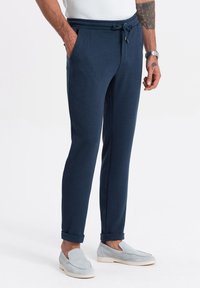 Unausgewählt, navy blue