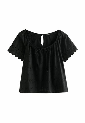 Schwarze Bluse mit kurzen Ärmeln, gewellten Kanten, Lochmuster, Schlüssellochausschnitt und vorderer Schleifendetail.