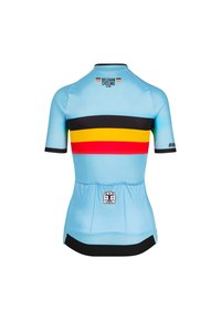 Maillot de cyclisme bleu clair à manches courtes, avec des rayures horizontales noires, jaunes et rouges. Comprend un logo à l'arrière.