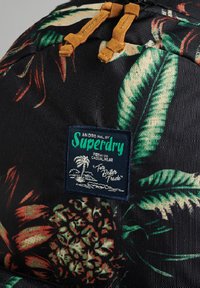 Superdry & Co PRINTED MONTANA - Mochila - black pineapple aop