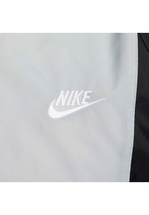 Nike Sportswear CLUB SET - Treningas - black smoke grey light smoke grey white