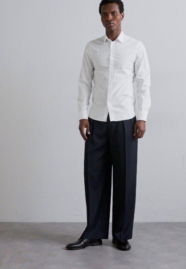 JASON - Smart lace-ups3