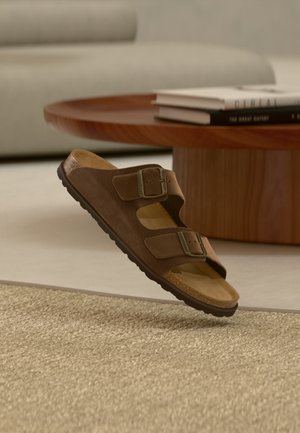 Shepherd MIKAEL - Μιουλ - brown