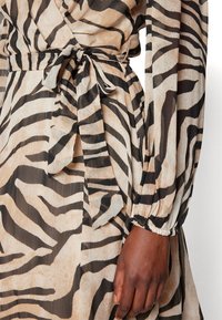 DKNY Robe de soirée - black/irish cream multi