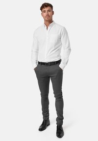 INDICODE JEANS BUCKNER - Nohavice chinos - pewter
