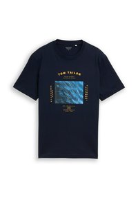 Granatowa koszulka z bawełny z okrągłym dekoltem. Posiada graficzny nadruk w niebieskim i pomarańczowym kolorze, w tym nazwę marki oraz inne tekstowe elementy.