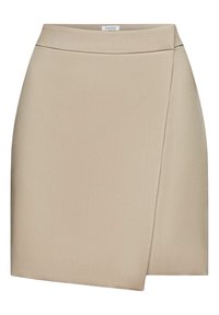 Gonna avvolgente beige in un tessuto morbido con una vestibilità slim, caratterizzata da un alto punto vita e un orlo inclinato per un look sartoriale. Adatta per varie occasioni.