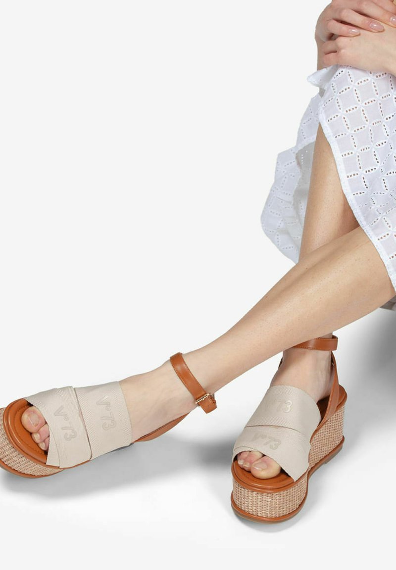 V73 ANTELOPE - Sandalen met plateauzool - bianco