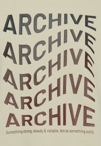 Svijetlo bež tkanina s hrabrim crnim i smeškim tekstom koji kaže "ARCHIVE" u različitim veličinama i uglovima, s glatkom teksturom i suptilnim gradijentom.