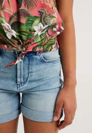 T-shirt print - multi-coloured