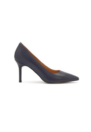 Décolleté in pelle blu navy con punta affusolata, finitura liscia e tacco sottile. L'interno presenta una fodera beige. Nessun hardware visibile.