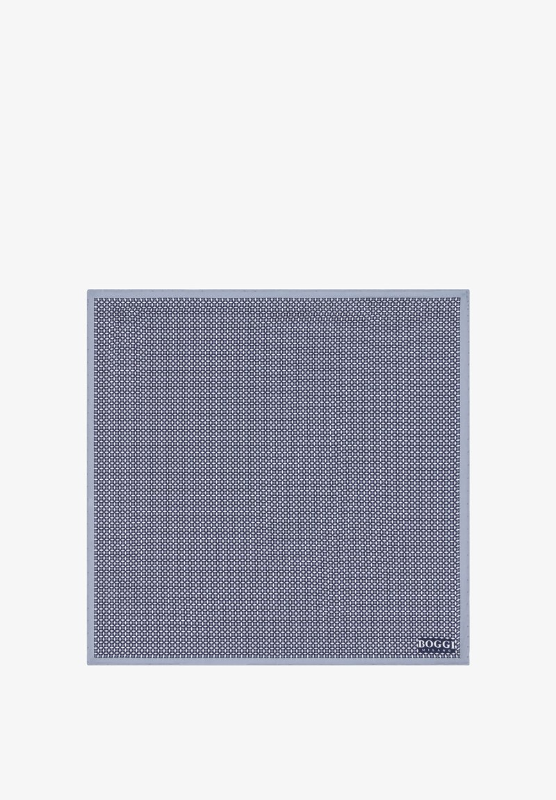 Mouchoir de poche pour homme à motifs bleu et blanc avec un petit dessin géométrique répétitif et le logo "Boggi Milano" dans un coin.