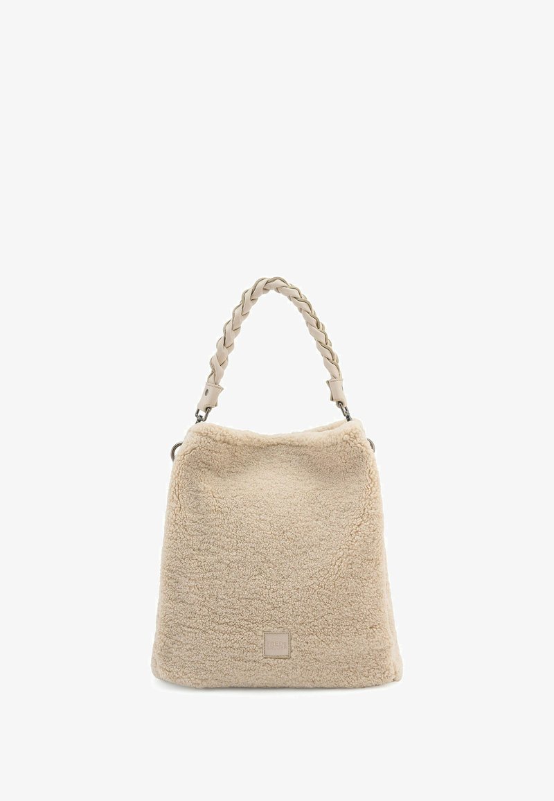 Beige, gestructureerde nepbonten handtas met een zachte, afgeronde vorm. Voorzien van een gevlochten leren handvat en een klein, reliëf logo-detail.
