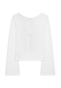 Valge, lühendatud kootud pehme pullover, millel on pikad kellukesed varrukad; tekstuuriga kootud kangas; selja kihisev detail; ümar kaelus.