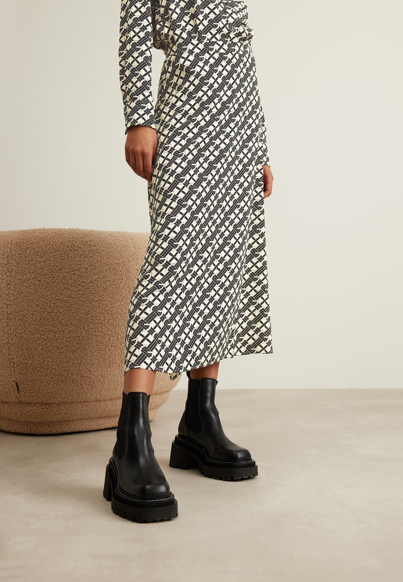 Gant Colourblocked Straight Maxi Skirt