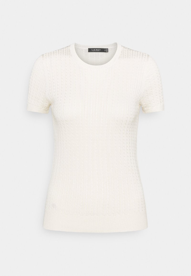 Bílé pletené tričko s krátkým rukávem a kulatým výstřihem, s texturovaným vzorem a jemným žebrováním. Vyznačuje se pohodlným střihem a minimalistickým designem.