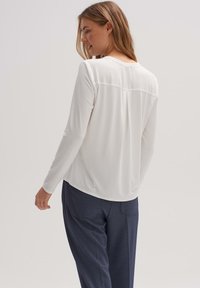 OPUS LANGARM FULJA - Bluse - milk