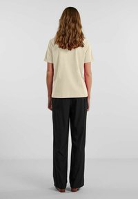 Pieces PCRIA FOLD UP SOLID TEE - T-shirt basic - birch
