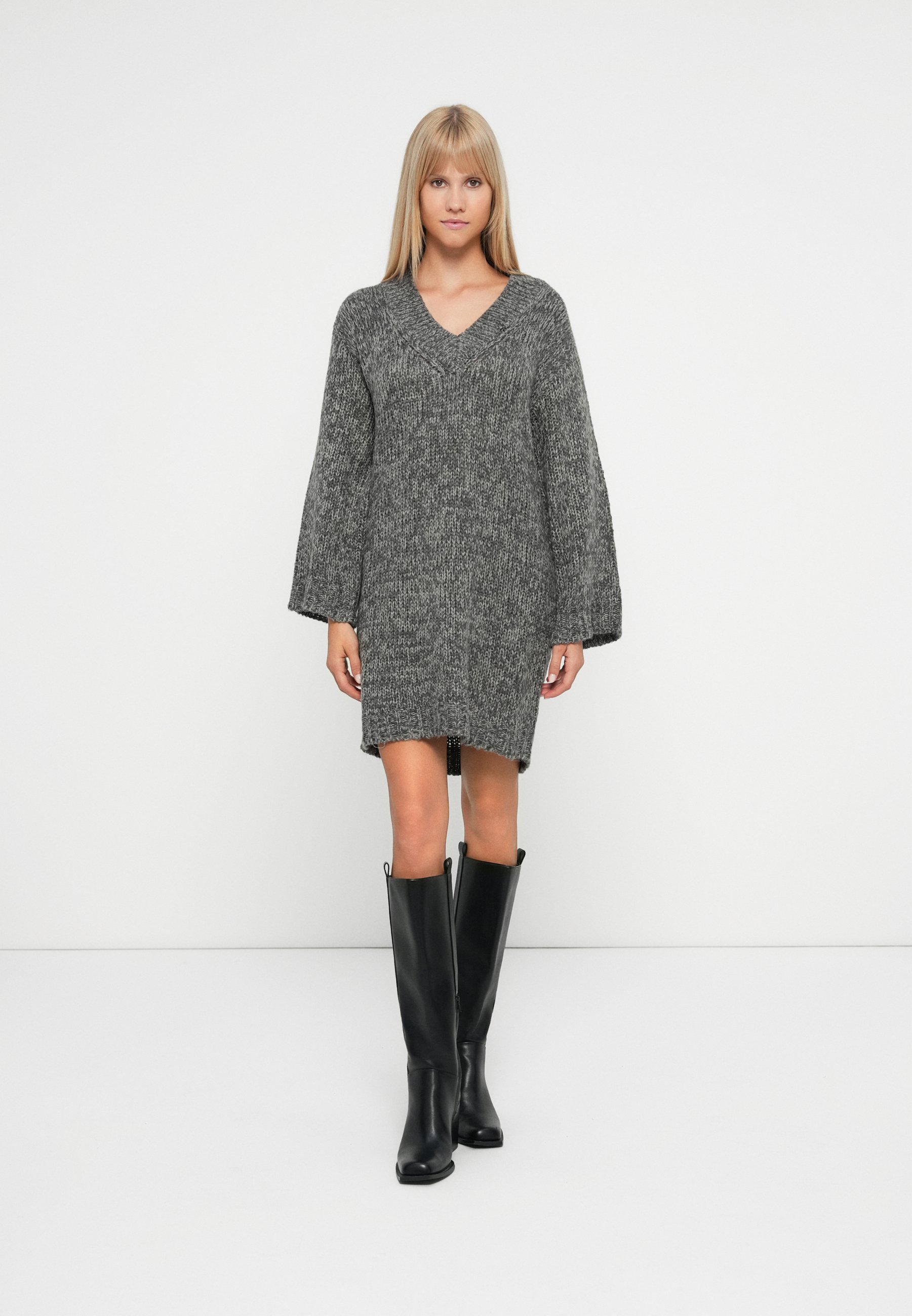Noisy May NMGINNA V NECK DRESS - Jumper dress - medium grey melange/mottled  grey - Zalando.ie