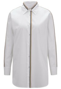 Bílá košile s dlouhým rukávem a špičatým límečkem, se svislými černými a zlatými pruhy podél ramen a přední légy. Zapínání na knoflíky.