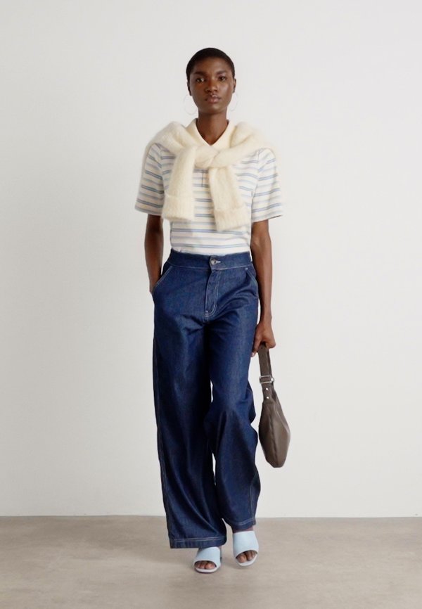 AIR SOTEM PANTS - Flared Jeans3