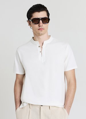 COREANA - T-shirt basic - bianco lana