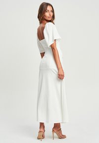 TUSSAH JUDE MIDI - Dnevna haljina - white