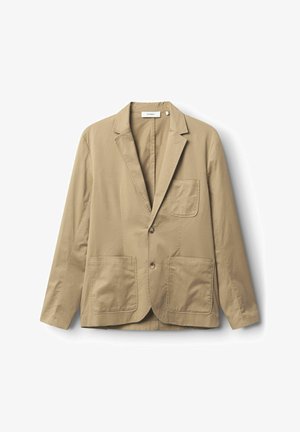 Svetlohnedý blejzer vyrobený z ľahkého materiálu, ktorý má výstrih s klopami, dve predné vrecká a jedno gombíkové zapínanie.