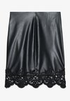 Pencil skirt - black