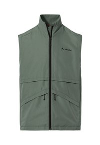 Gilet verde con colletto alto, zip frontale e due tasche inclinate. Presenta corde regolabili all'orlo e un logo sul petto.