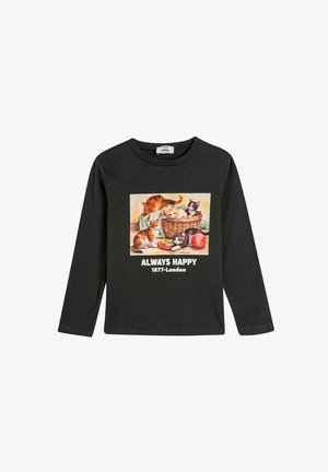 Zwarte long sleeve shirt met een kleurrijke katillustratie in een mand, met de tekst "ALWAYS HAPPY 1877-London" onder het ontwerp.