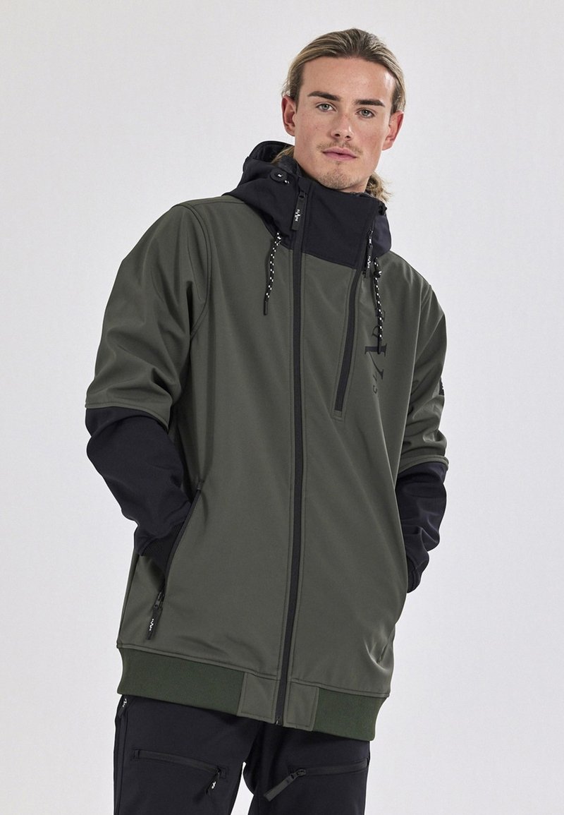 Grüne und schwarze Kapuzenjacke mit Reißverschluss, die kontrastierende Ärmel, Seitentaschen und verstellbare Bänder an der Kapuze aufweist. Glatte Textur.